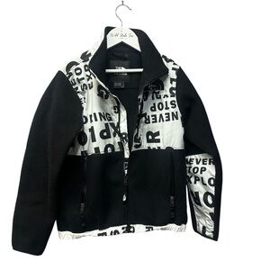 North Face 95 Retro Denali Graphic Fleece Youth Medium 10-12